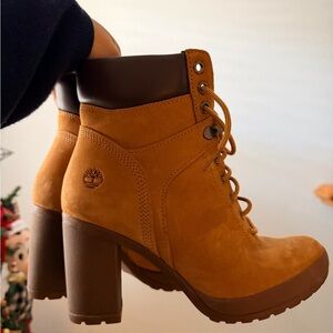 Timberland Women's Brown Lace-Up Heeled Boots